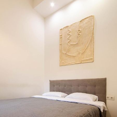 Kyiv White Apartment Exterior photo